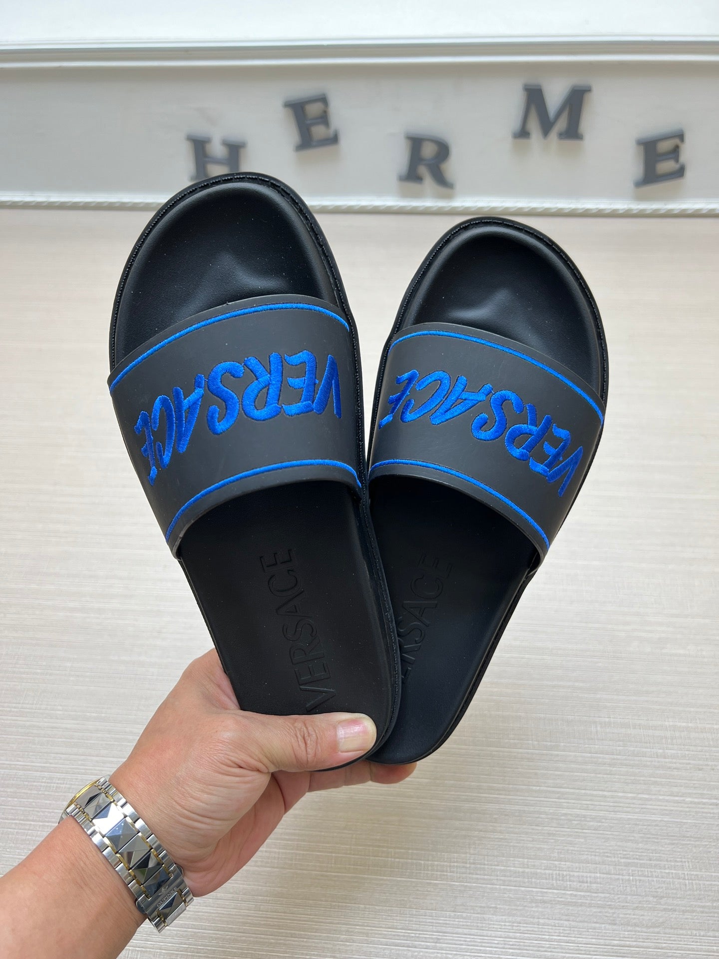 54V54ZDE Stylish slippers