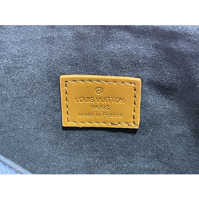 3E160BDE Stylish leather bag