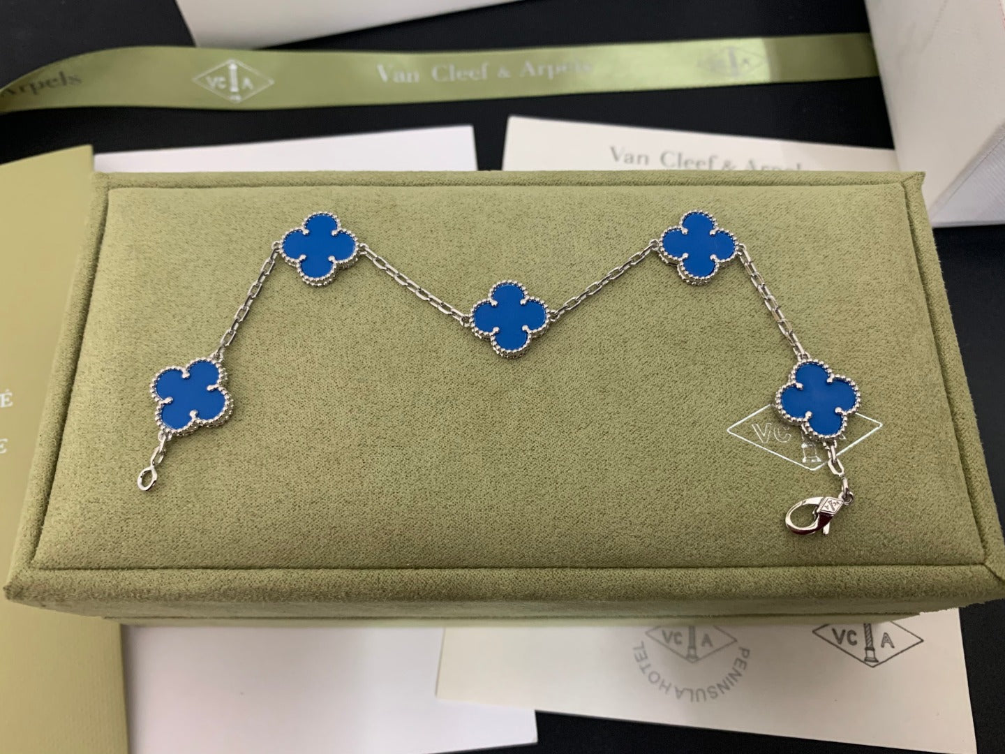 5XVA180KDE Stylish bracelets 5 flowers normal size1.5cm flower