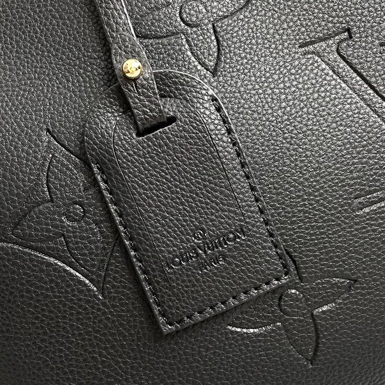 1E059BDE Stylish leather bag