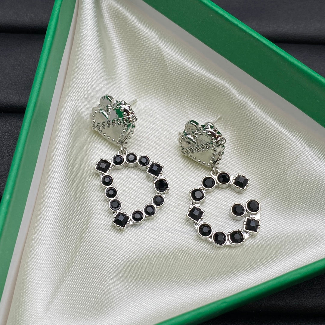 14D1070EDE Stylish Earrings