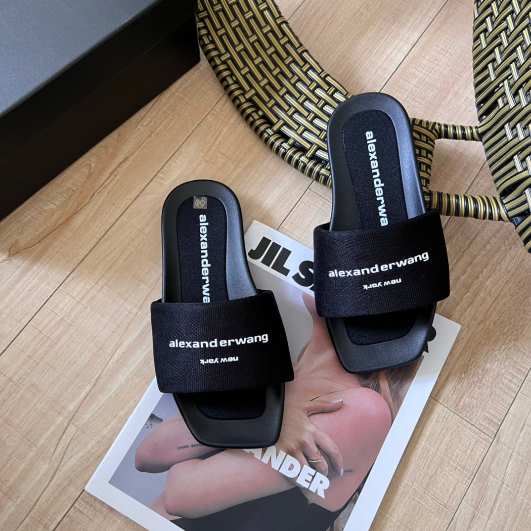 14A5ZDE Stylish Slippers