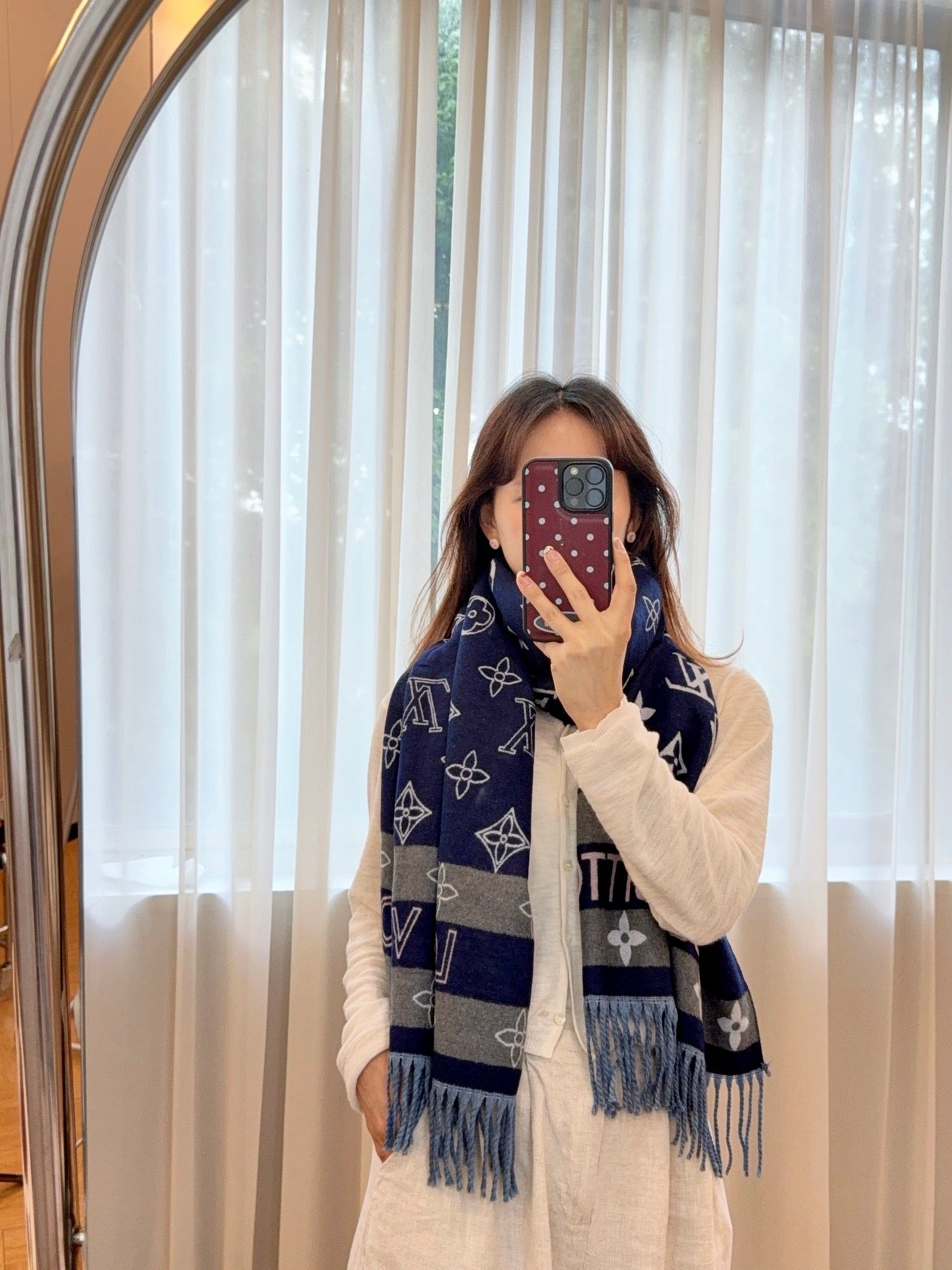 185ZE69WDE Stylish Winter Scarves