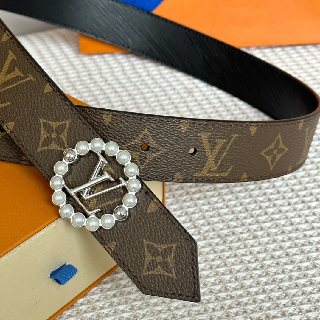 14E141PDE Stylish High quality belt With full package