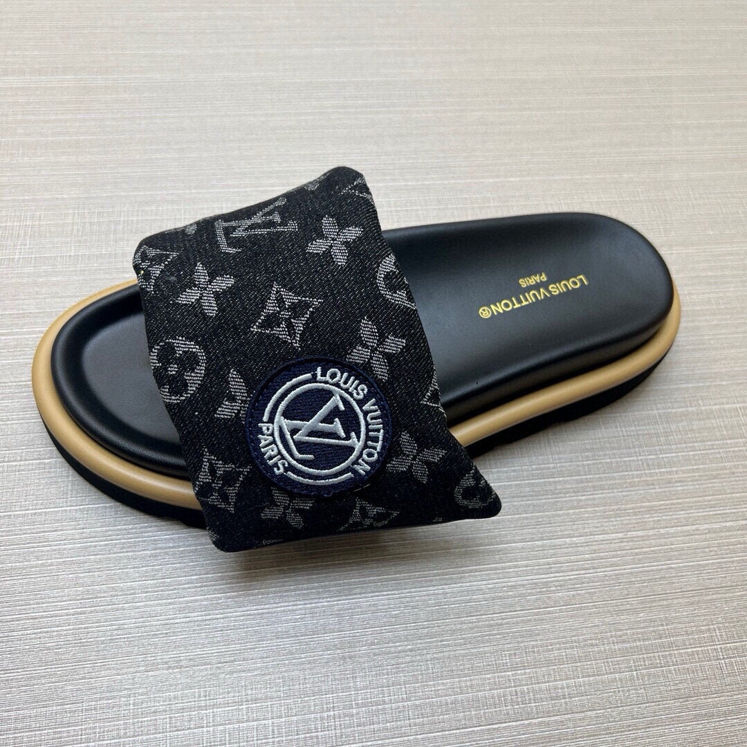 5QE7ZDE Stylish Slippers