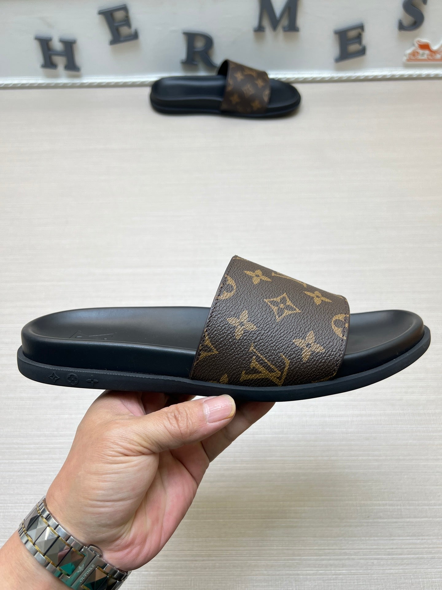 54E57ZDE Stylish slippers