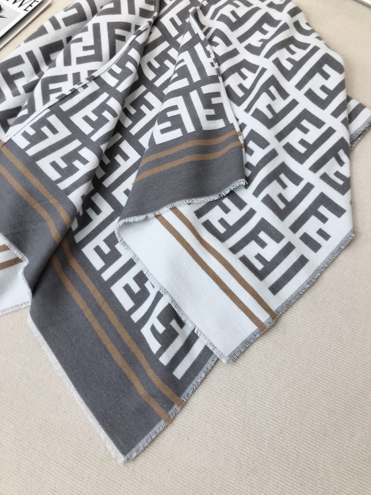 175RF23WDE Stylish Winter Scarves