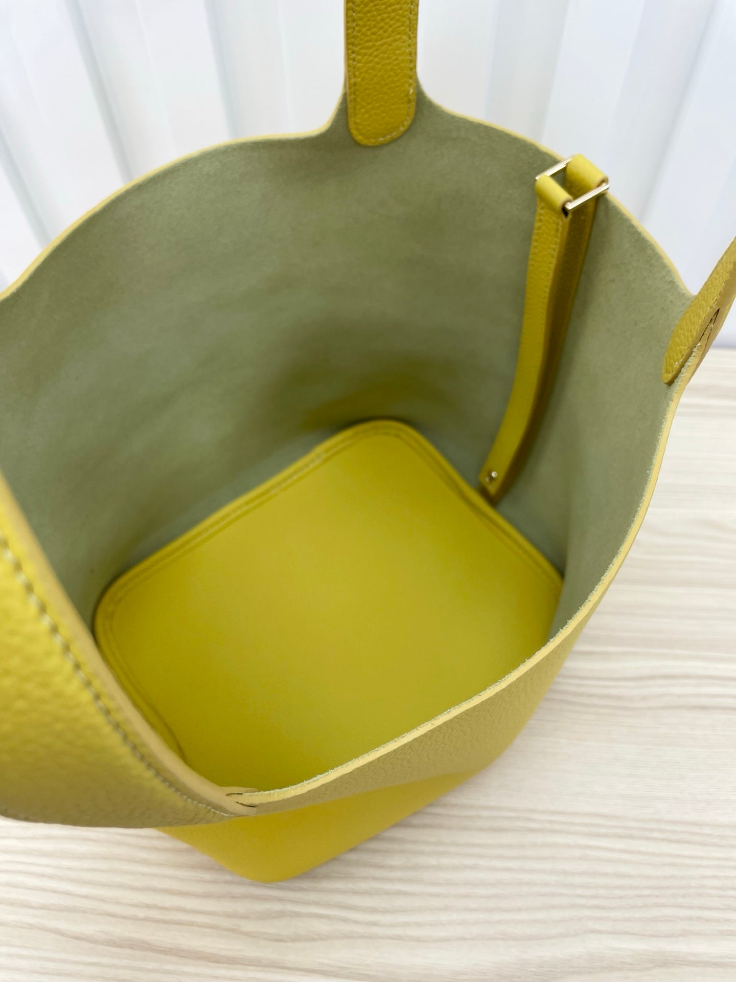 15RH5BDE Stylish leather bag