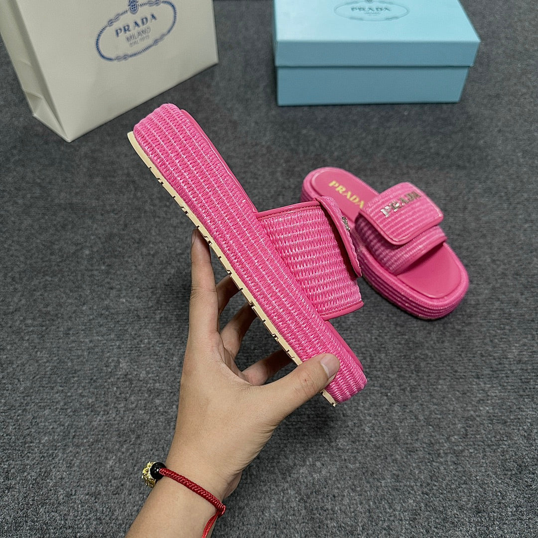14PD24ZDE Stylish slippers