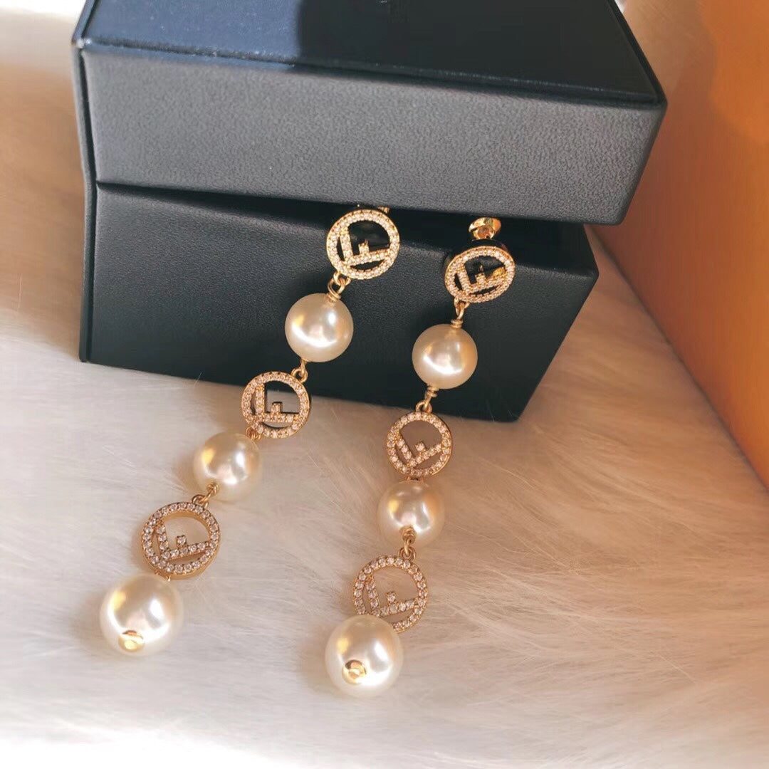 14F407EDE Stylish Earrings