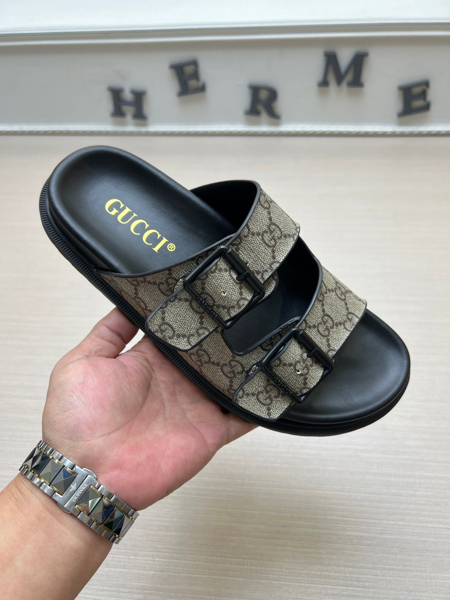 54B90ZDE Stylish slippers