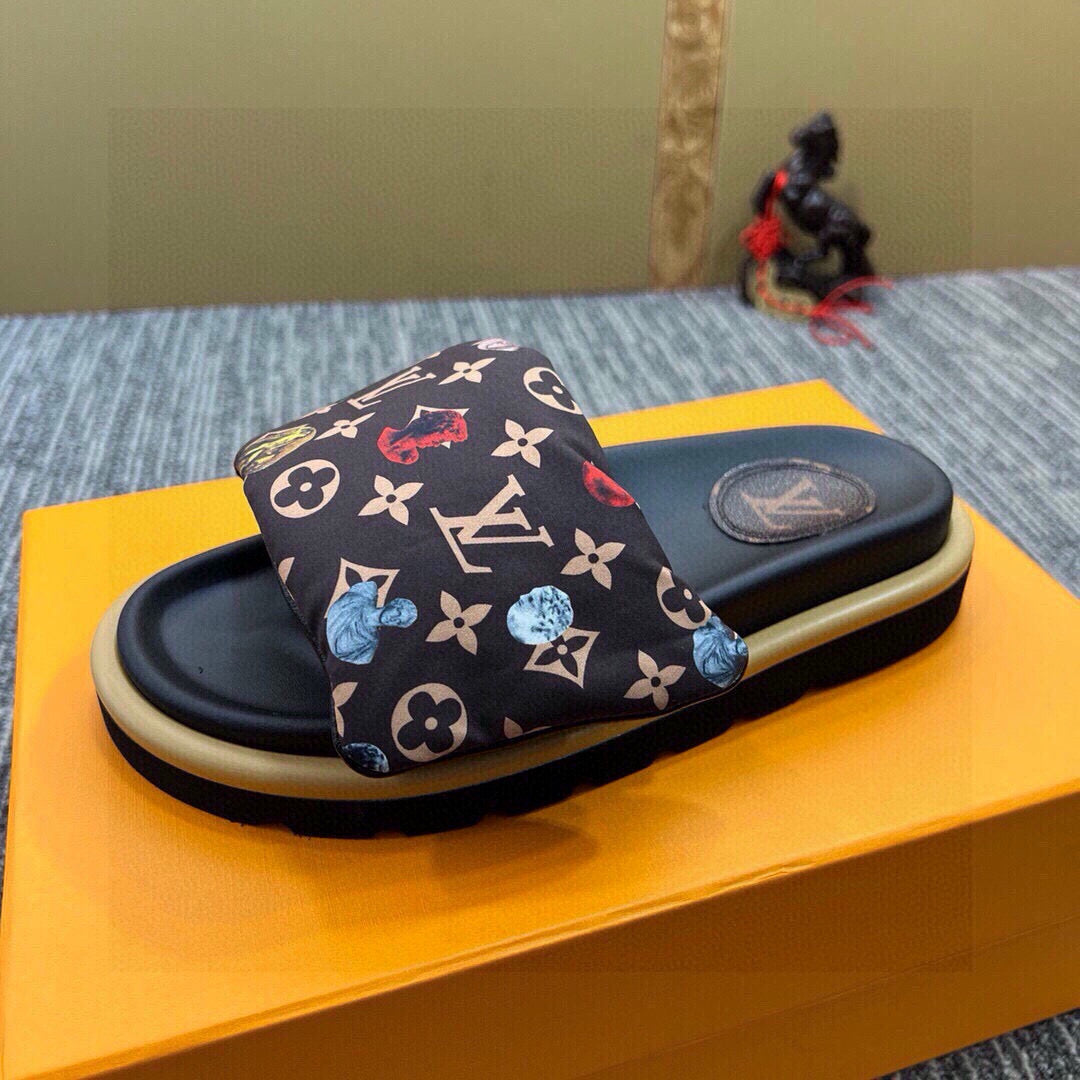5QE12ZDE Stylish Slippers