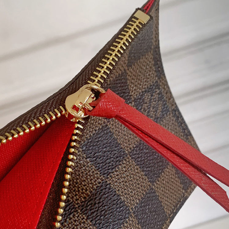 AE490BDE Stylish leather bag