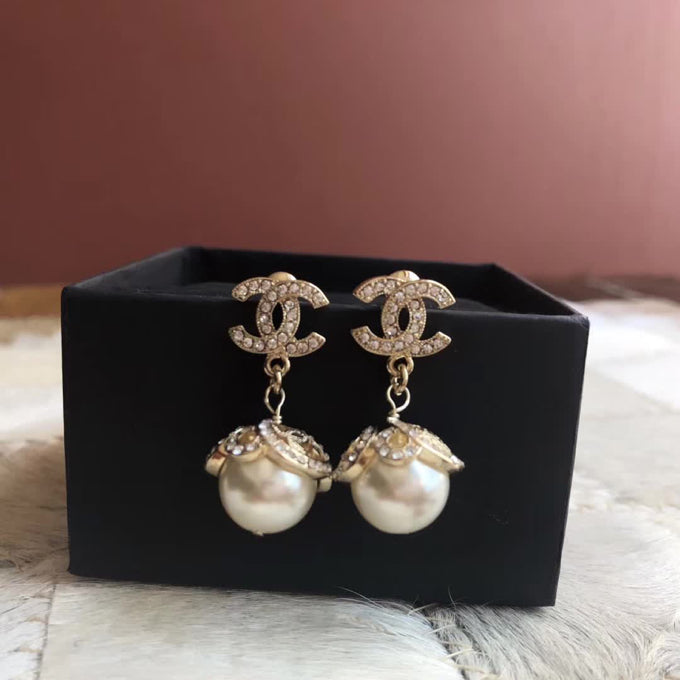 1NC42EDE Stylish Earrings