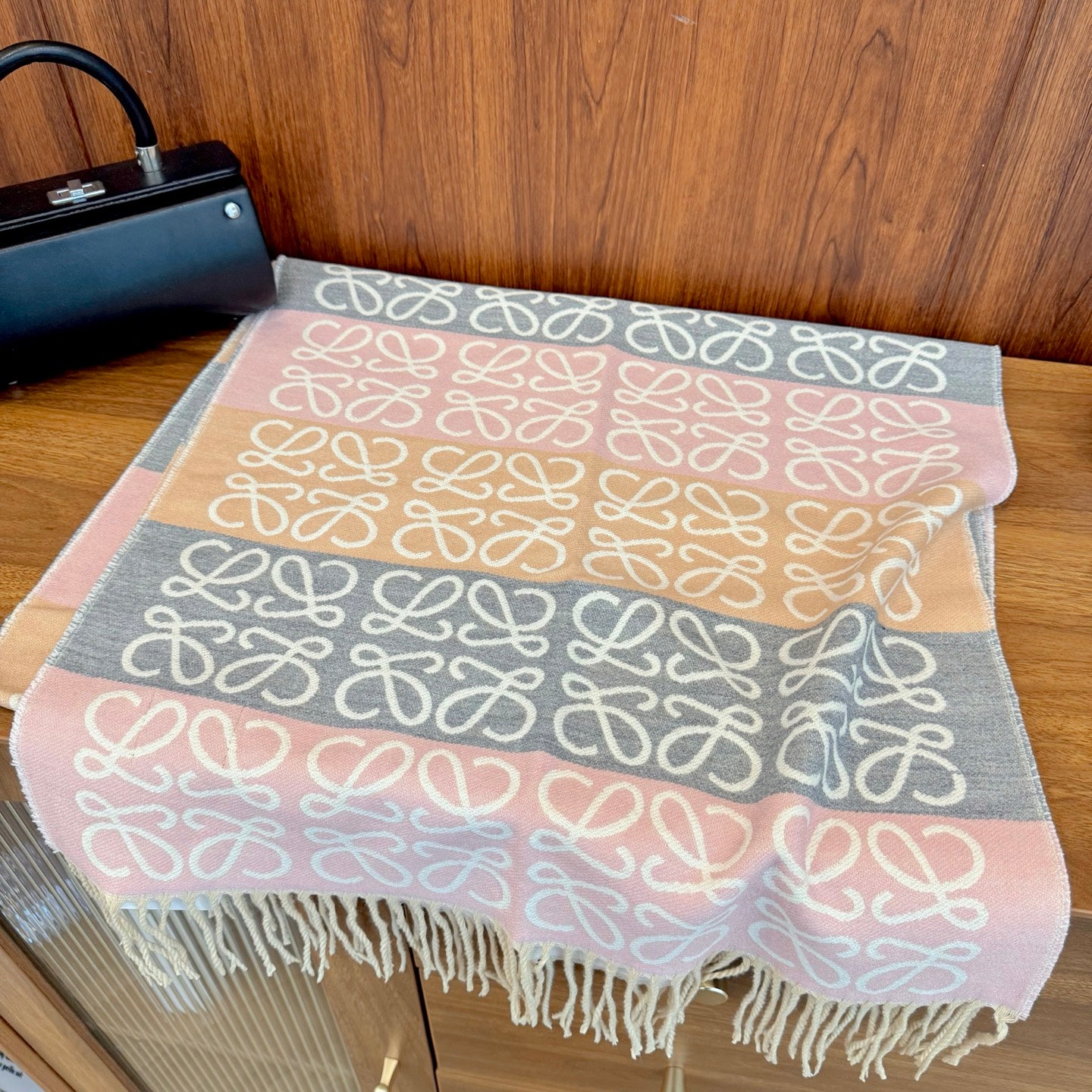 175RA42WDE Stylish Winter Scarves