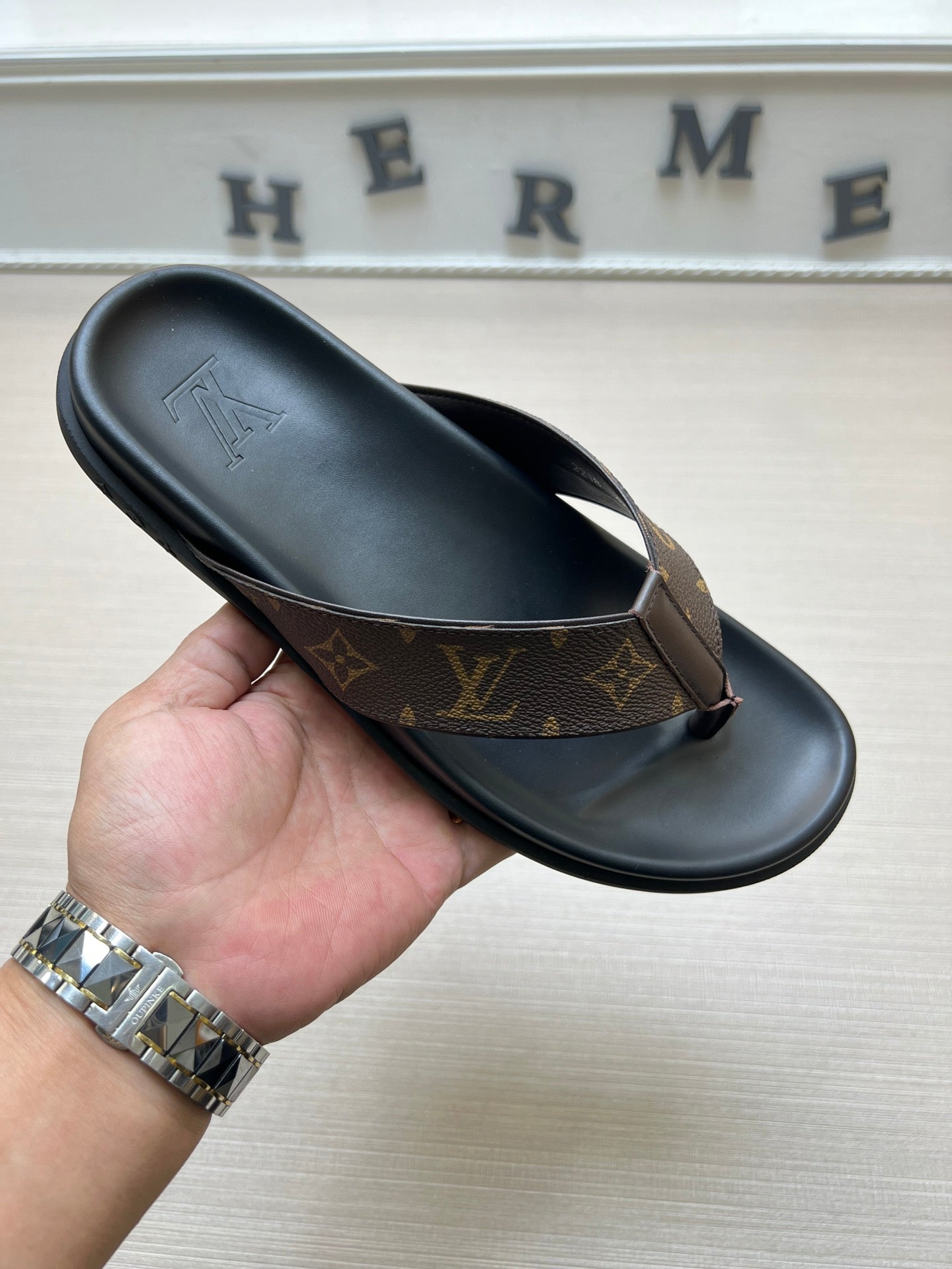 54E57ZDE Stylish slippers