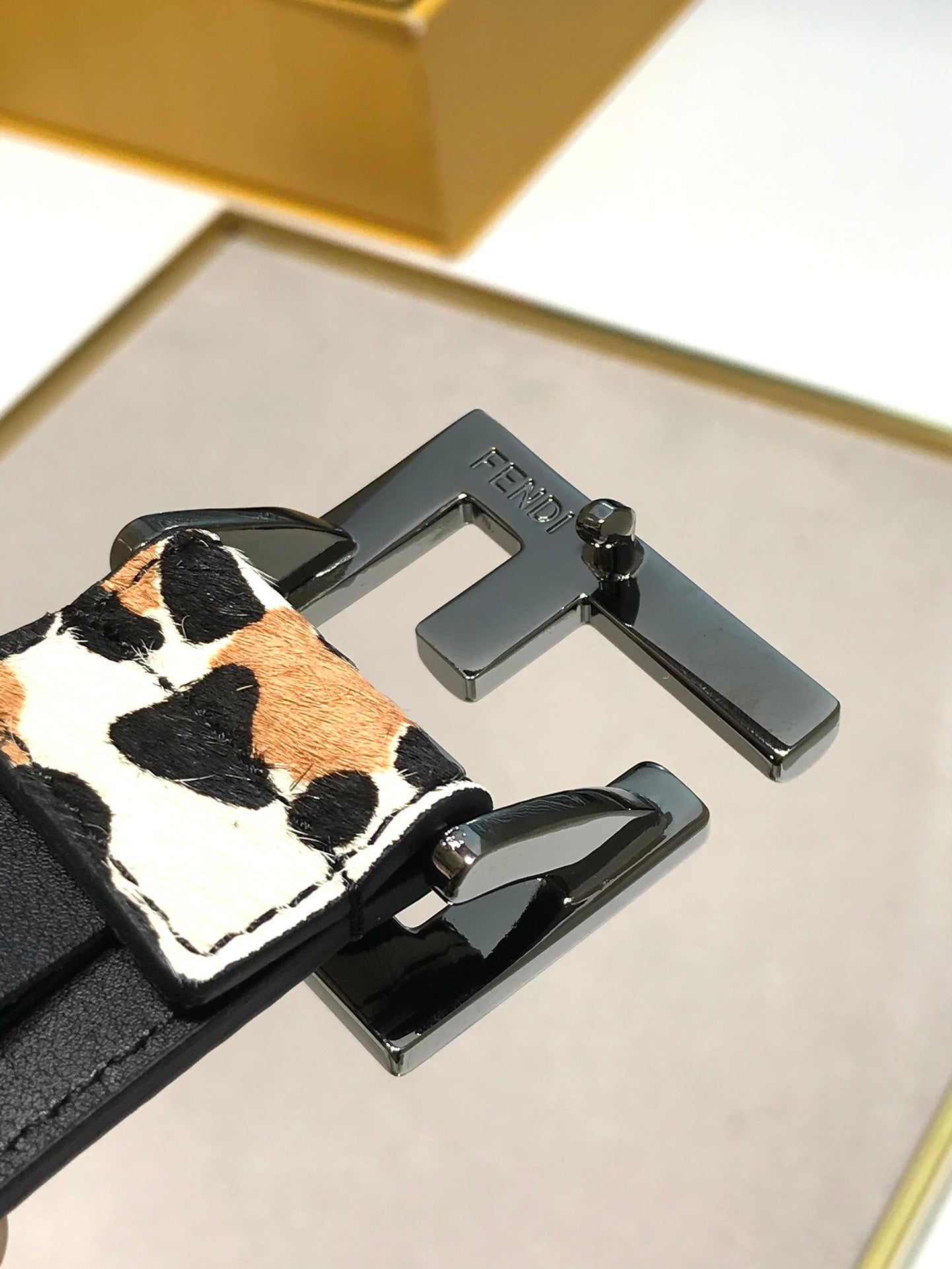 14F94PDE Stylish High quality belt With full package