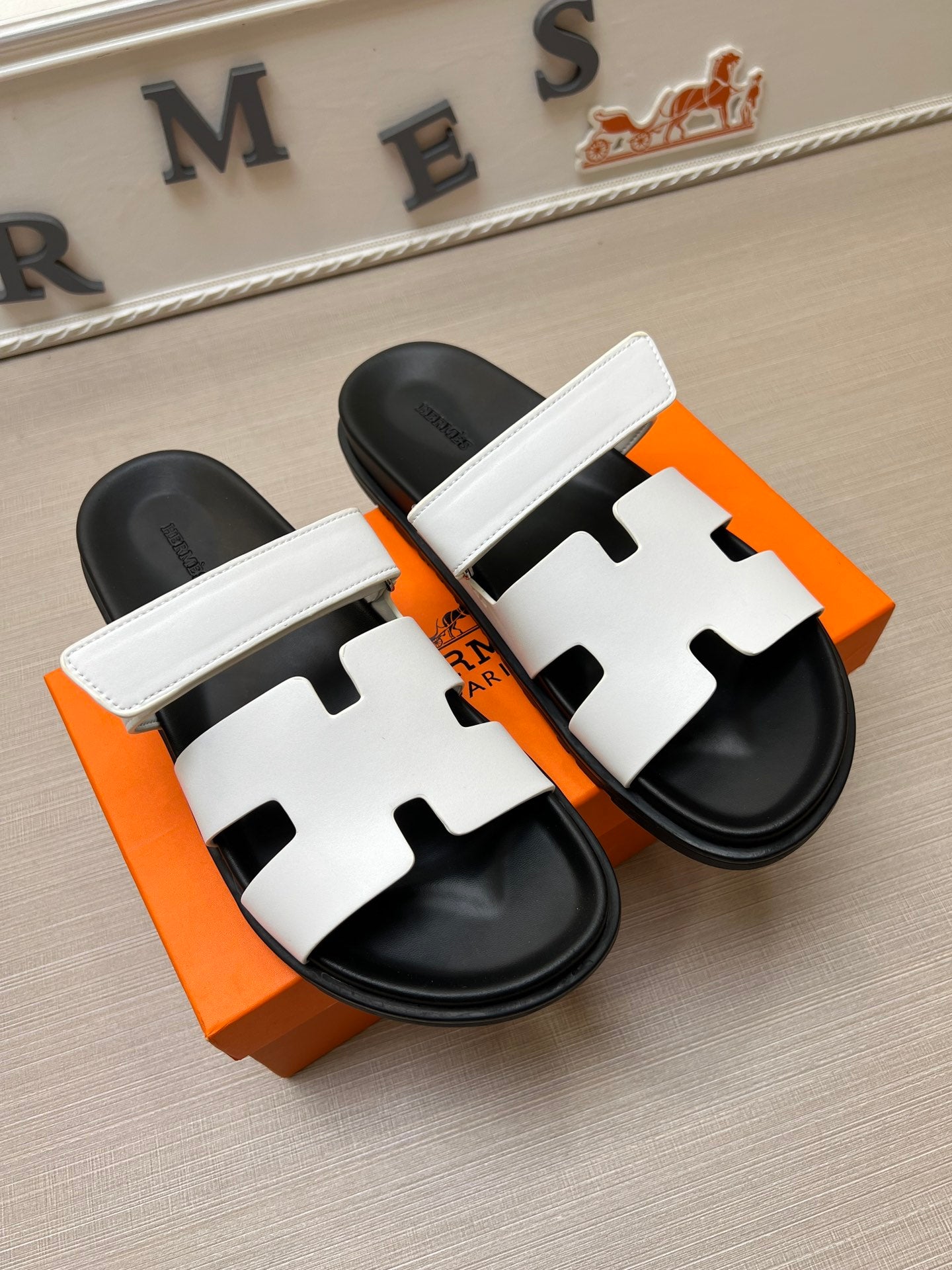 54H1ZDE Stylish slippers