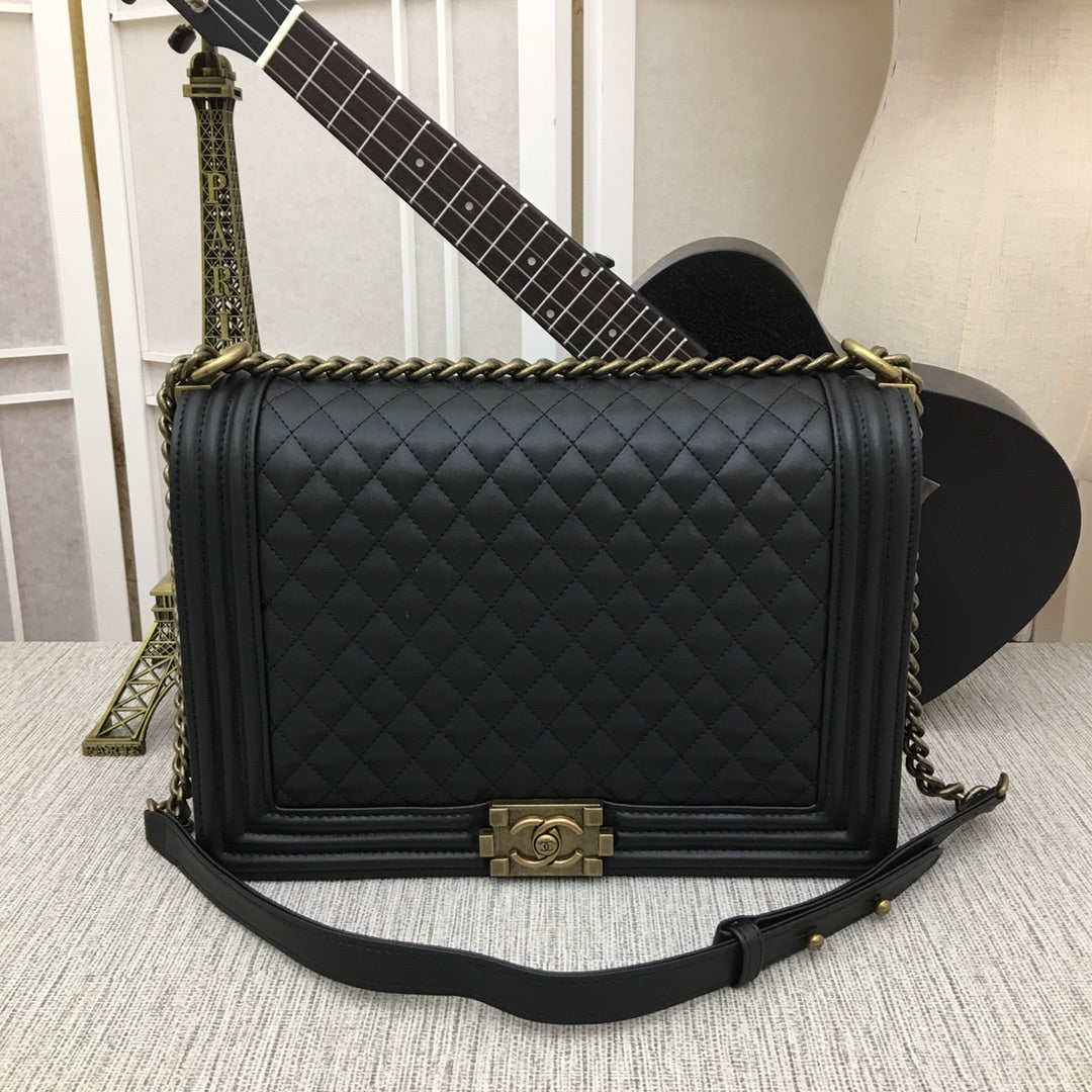 5C60BDE Stylish leather bag