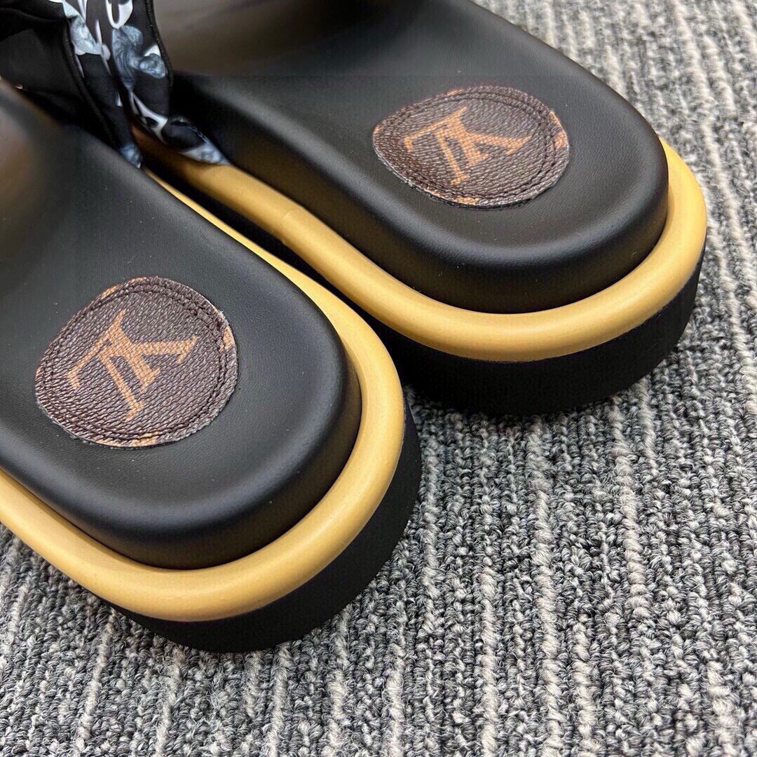 5QE12ZDE Stylish Slippers