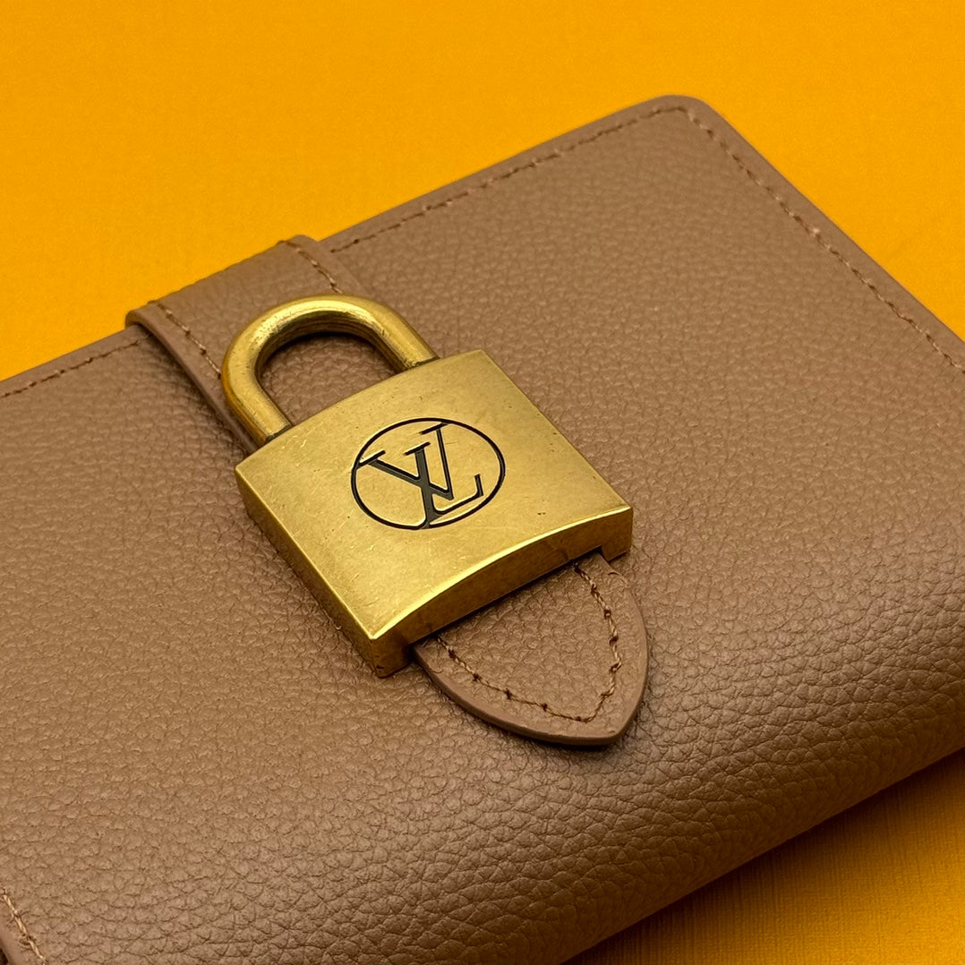 155NE82BDE Stylish leather bag