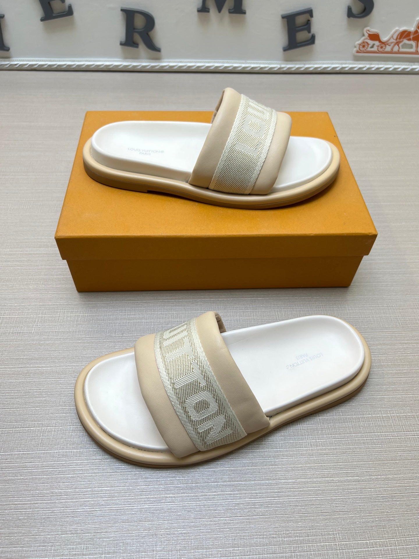 535ZE299ZDE Stylish Slippers