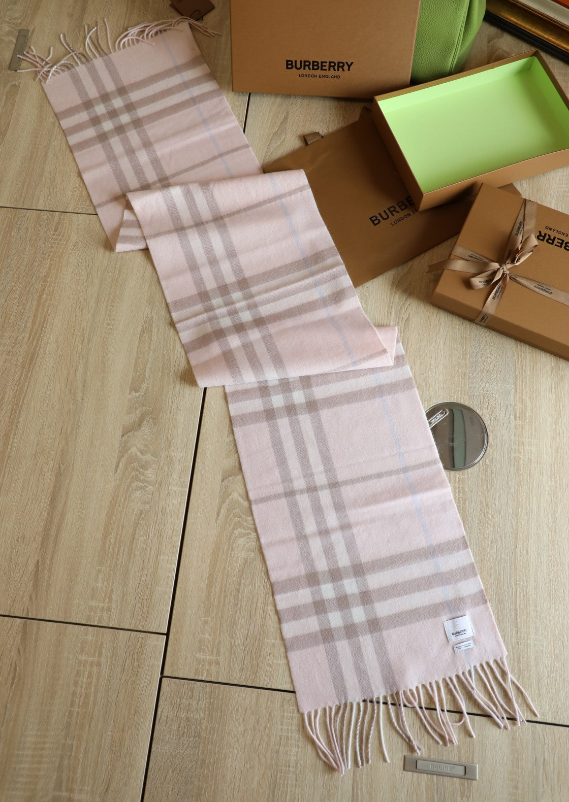 185ZR1WDE Stylish Winter Scarves