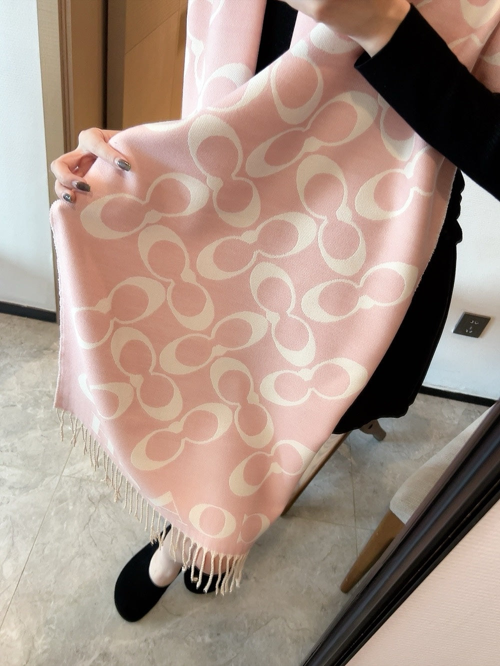 185ZA10WDE Stylish Winter Scarves