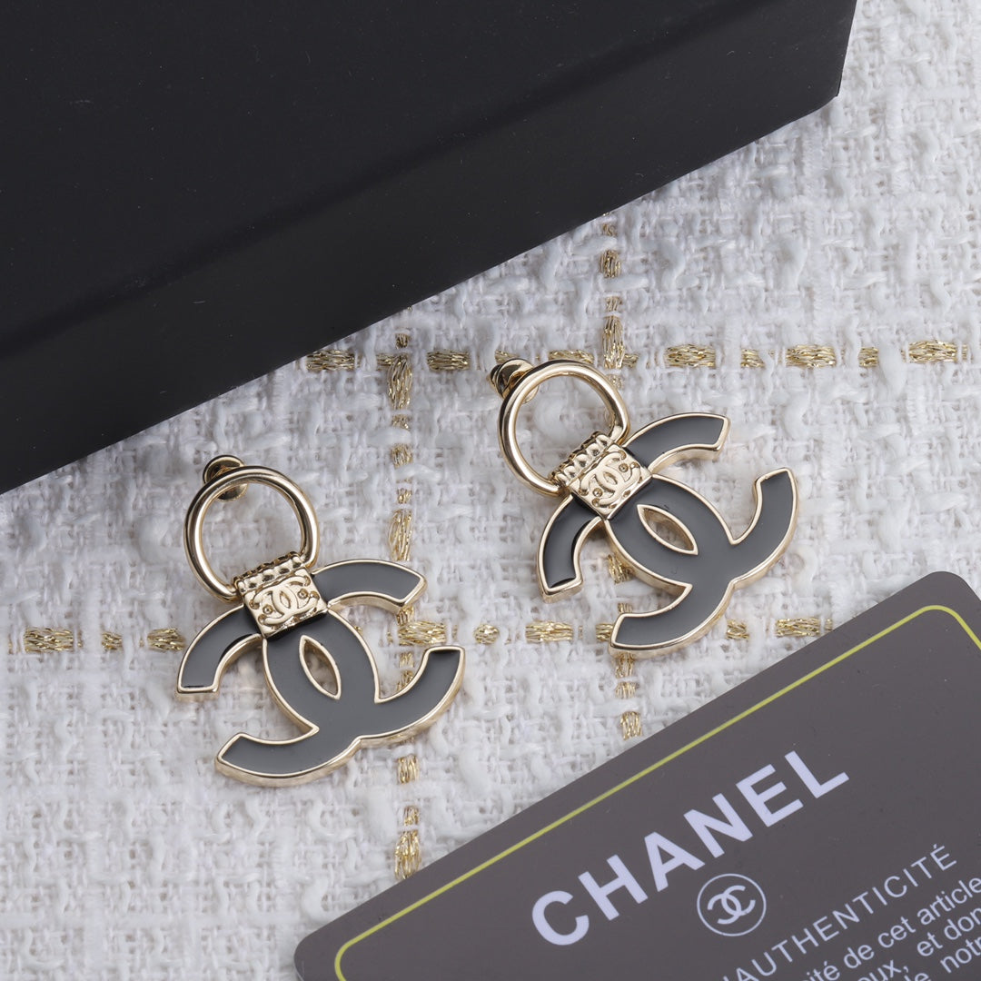 1YC5EDE Stylish Earrings