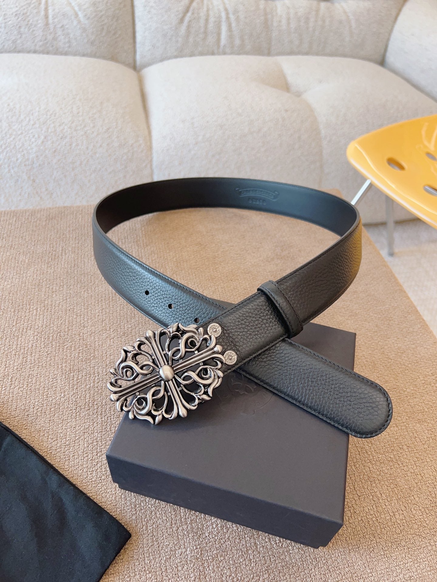 255RA14PDE Stylish High quality belt With full package
