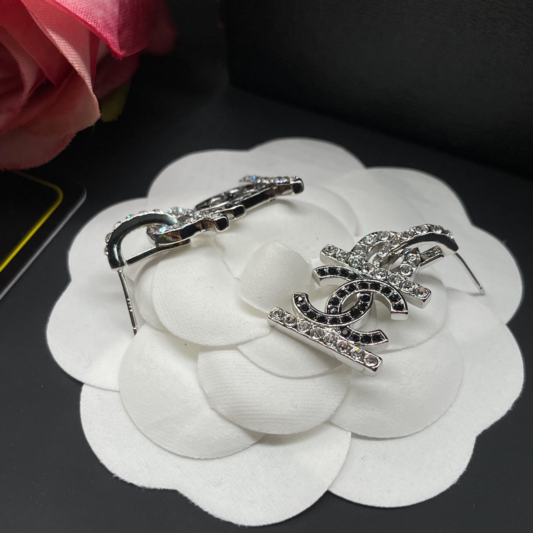 14C898EDE Stylish Earrings