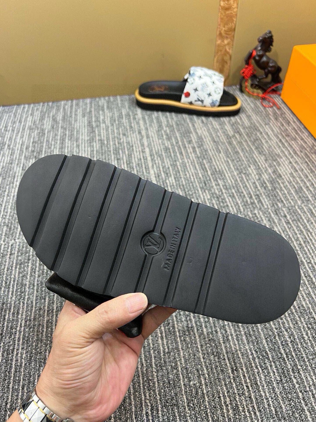 5QE12ZDE Stylish Slippers