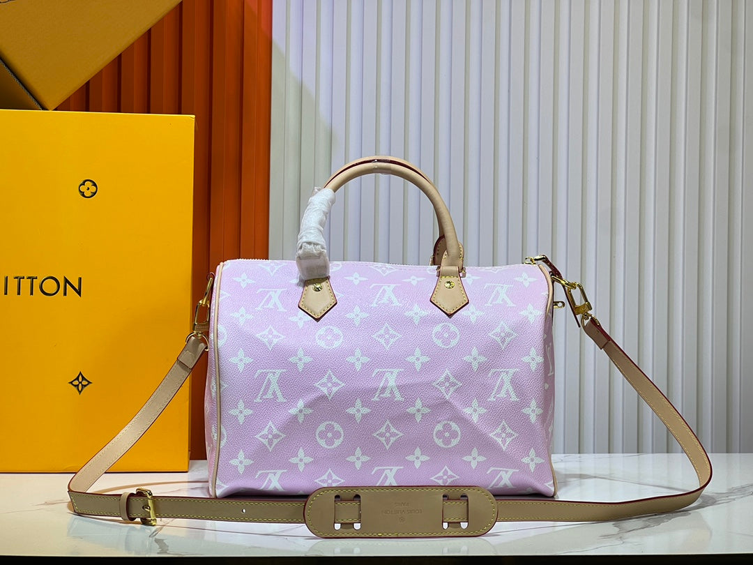 155XE16BDE Stylish leather bag