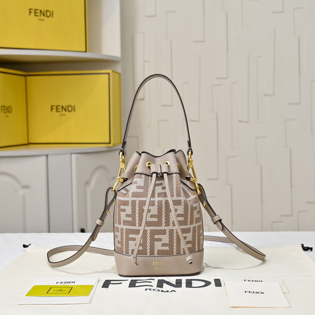 15RF11BDE Stylish bag