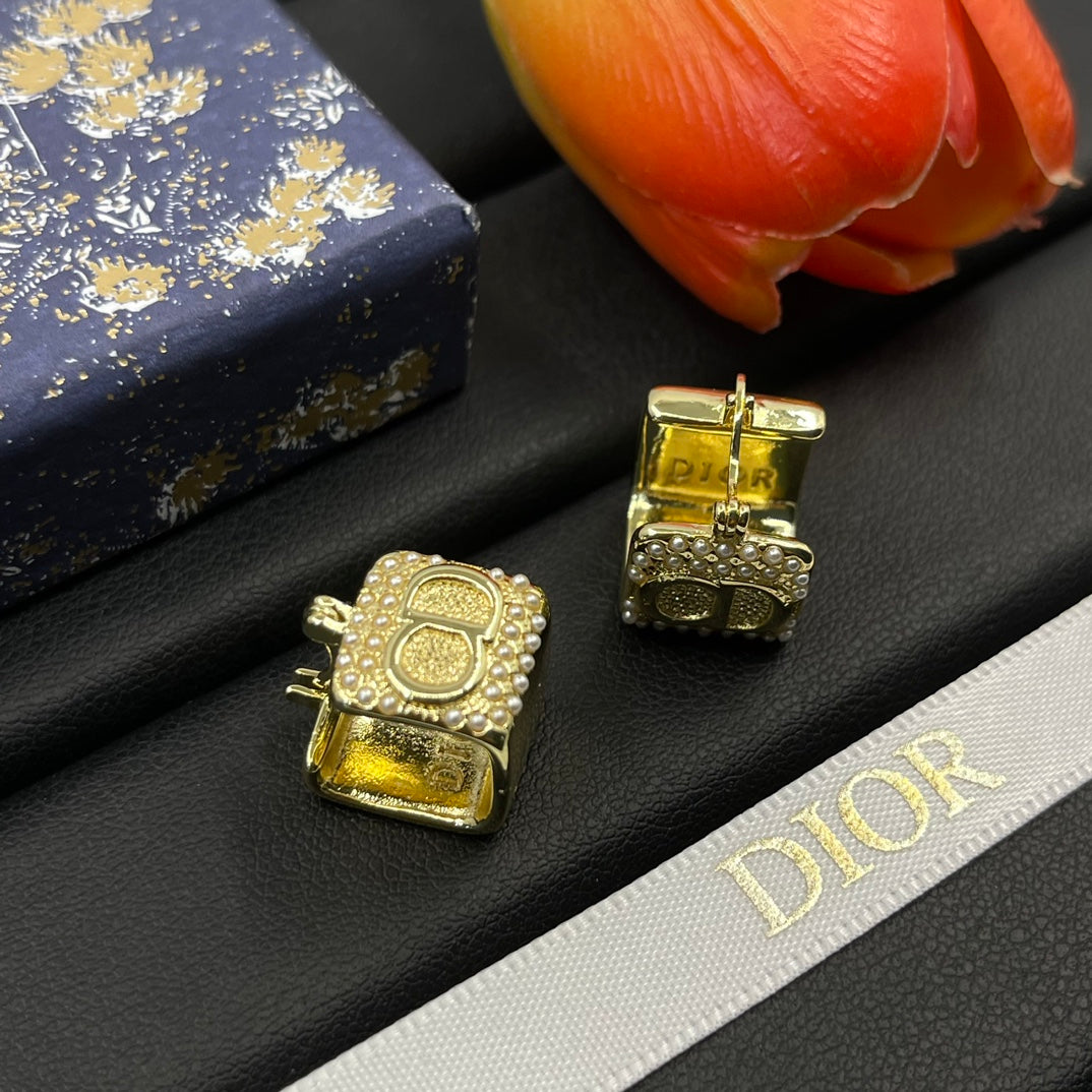 14D774EDE Stylish Earrings