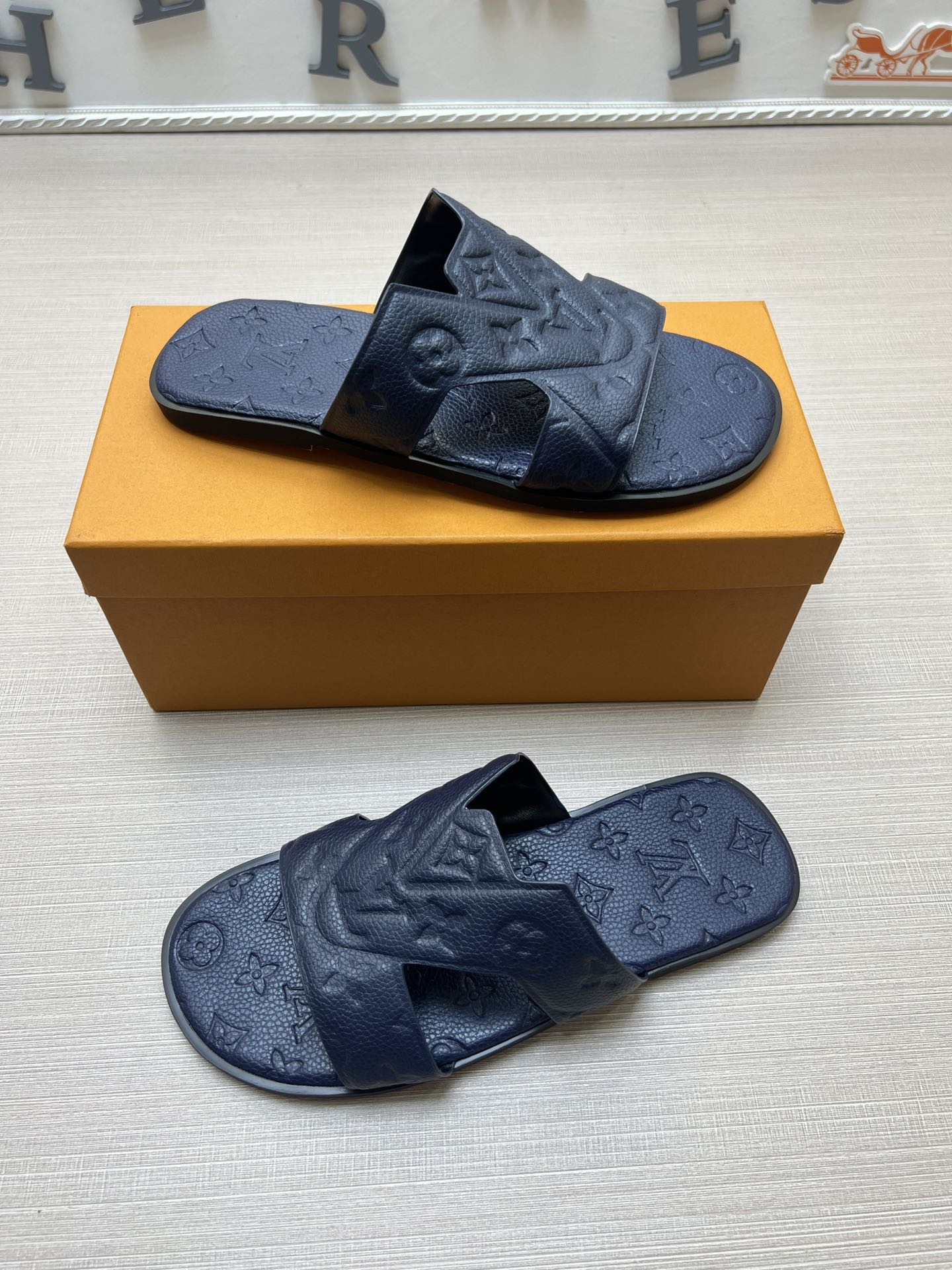 54E34ZDE Stylish slippers