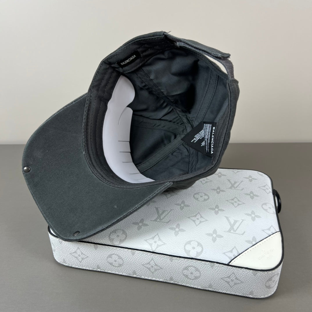 125ZJ528MDE Stylish hats