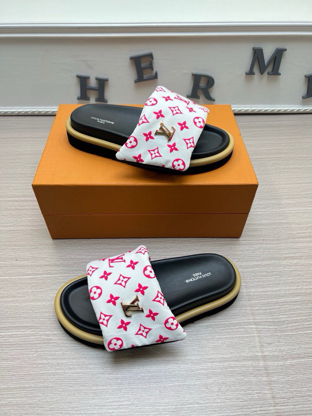 5QE10ZDE Stylish Slippers