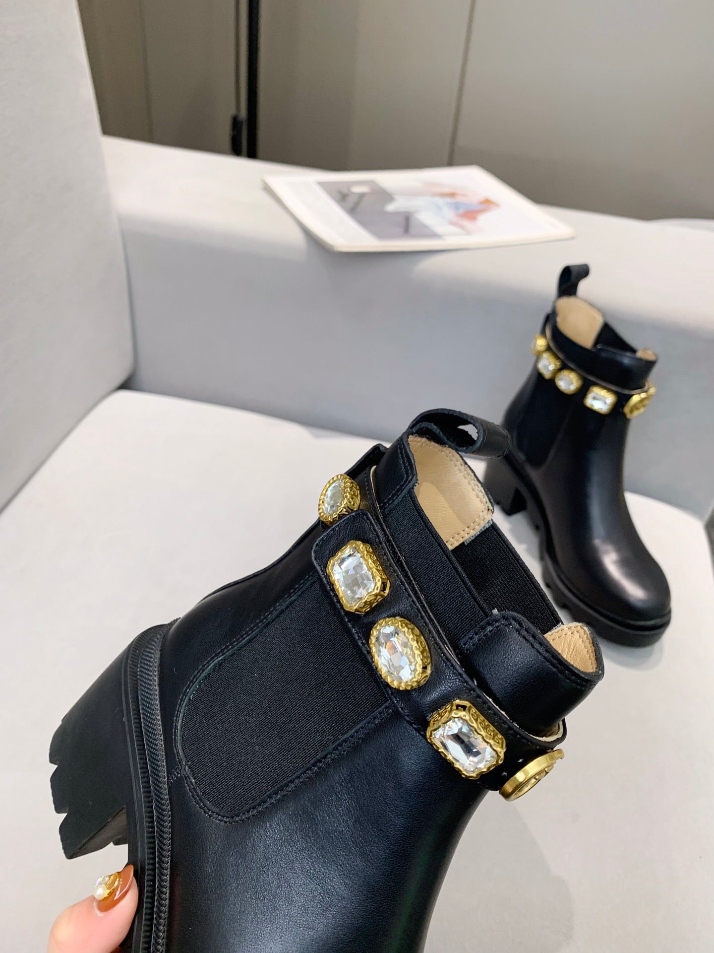2XB195ZDE Stylish leather boot (top layer leather lining)