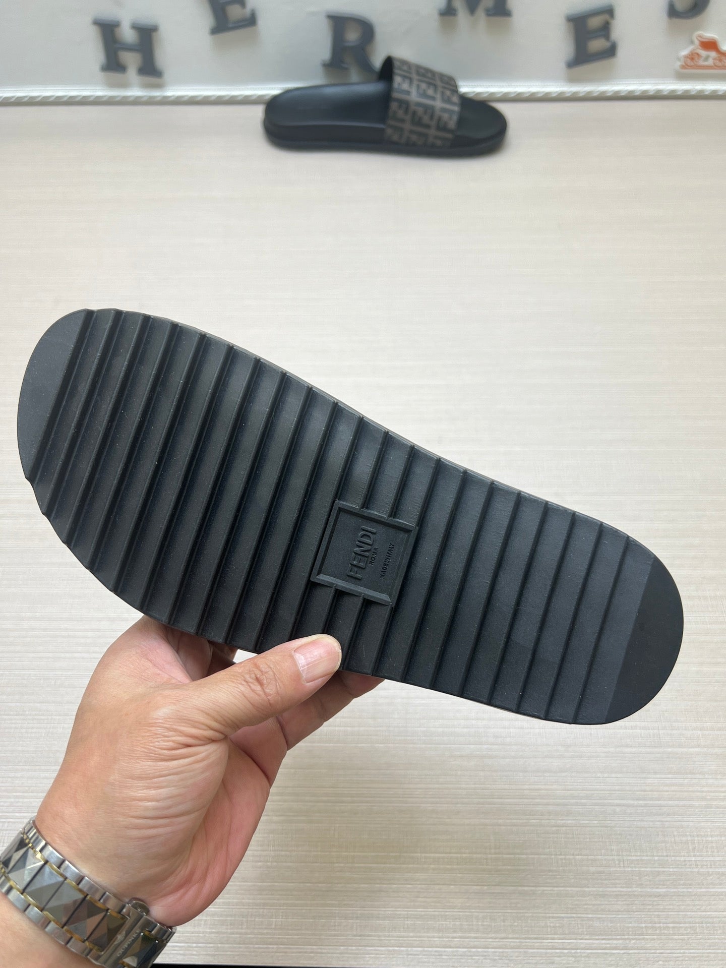 54F121ZDE Stylish slippers