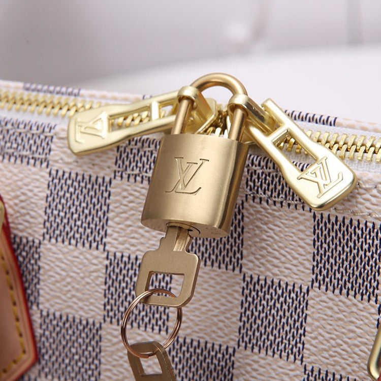 2E17BDE Stylish leather bag