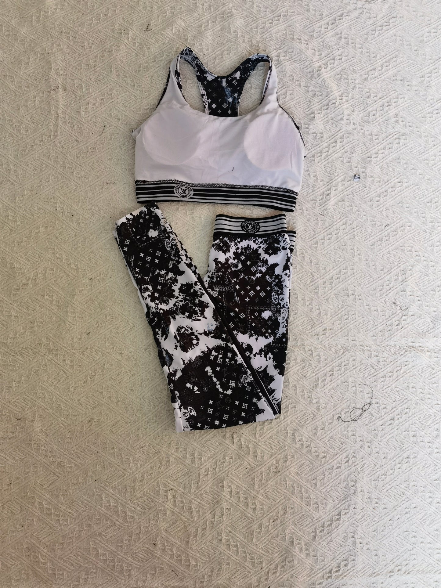 14E38YDE Stylish Long sleeve swimsuit