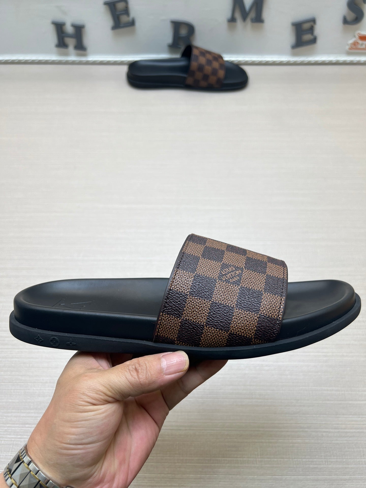 54E60ZDE Stylish slippers