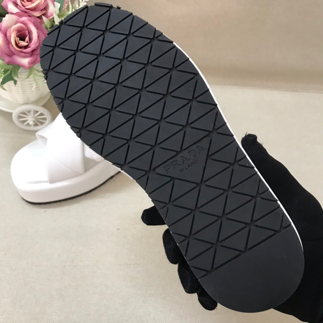 14PD25ZDE Stylish slippers