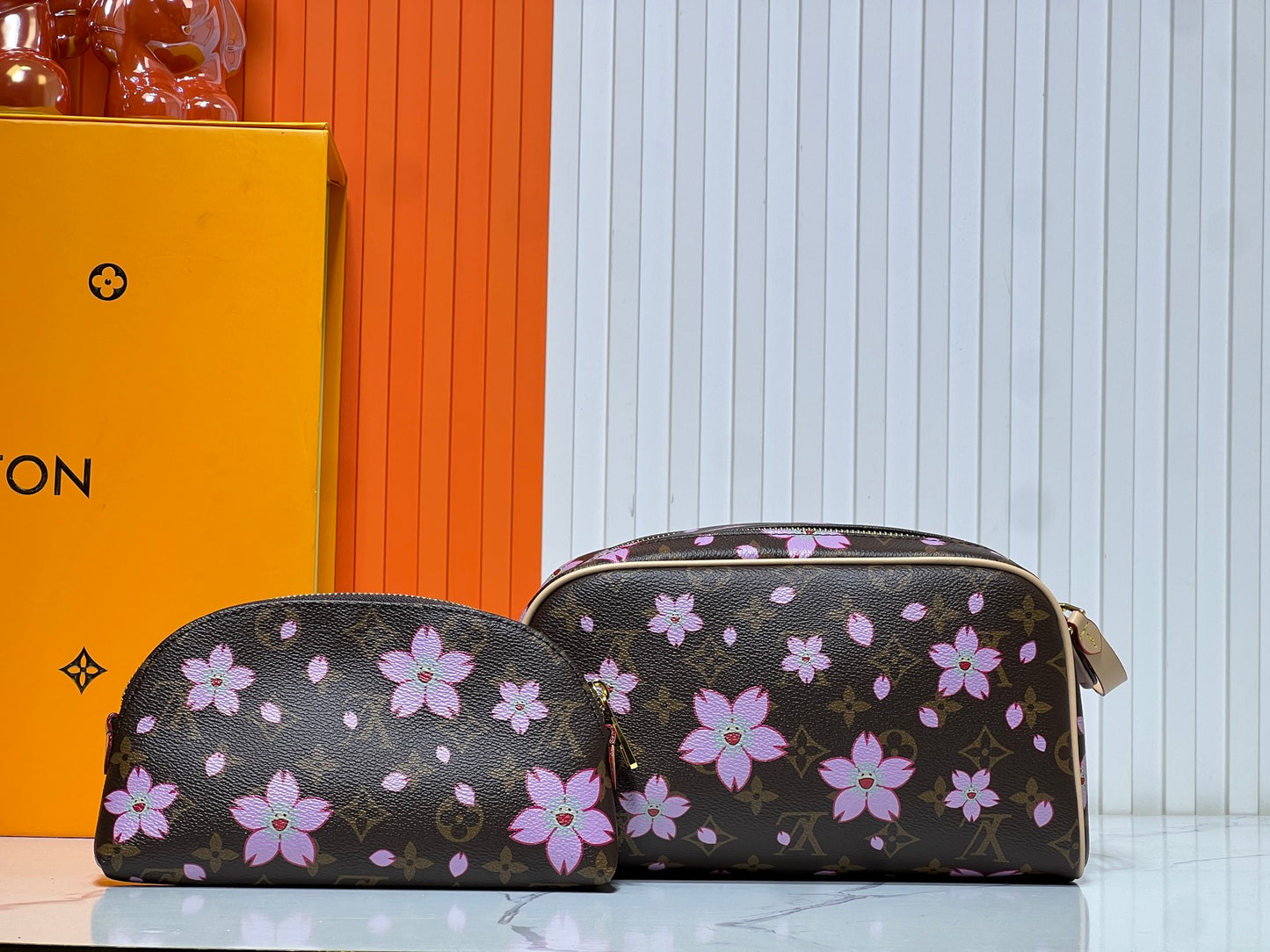 165NE108BDE Stylish leather bag