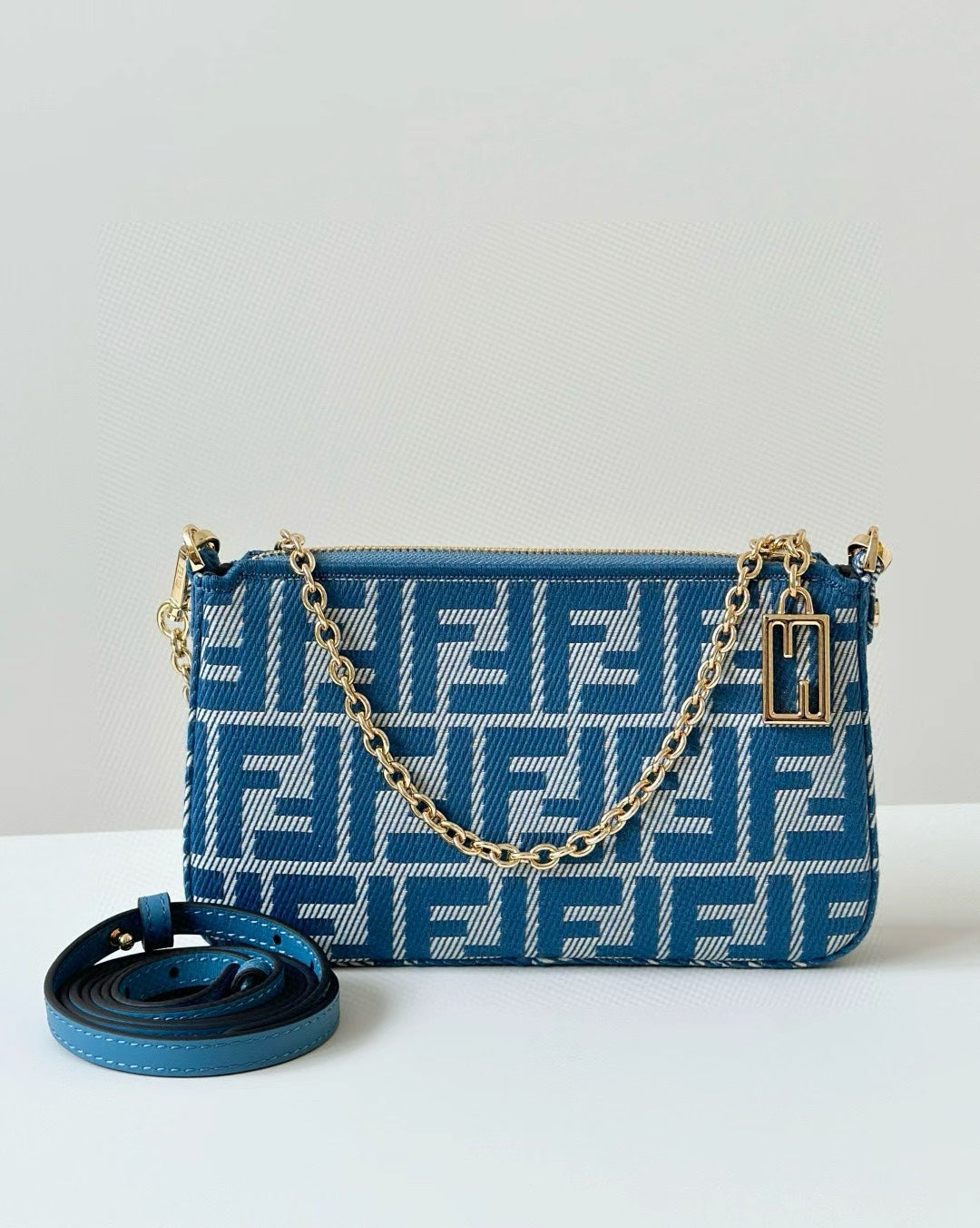 15RF9BDE Stylish bag