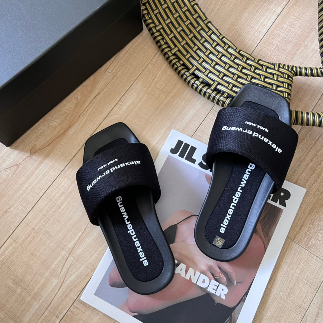 14A5ZDE Stylish Slippers