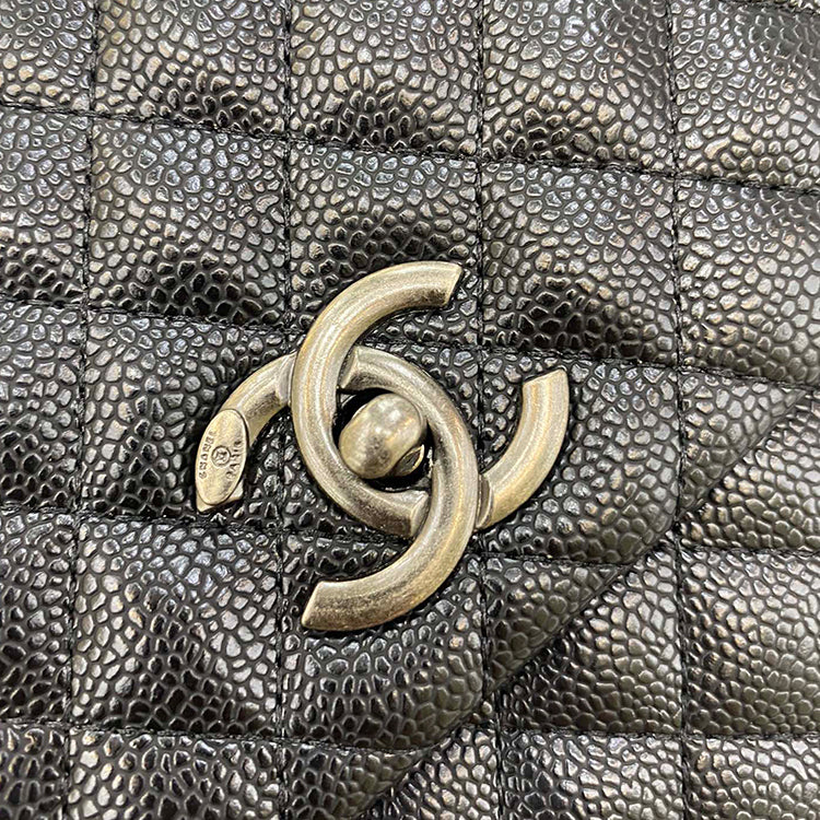 1E036BDE Stylish leather bag