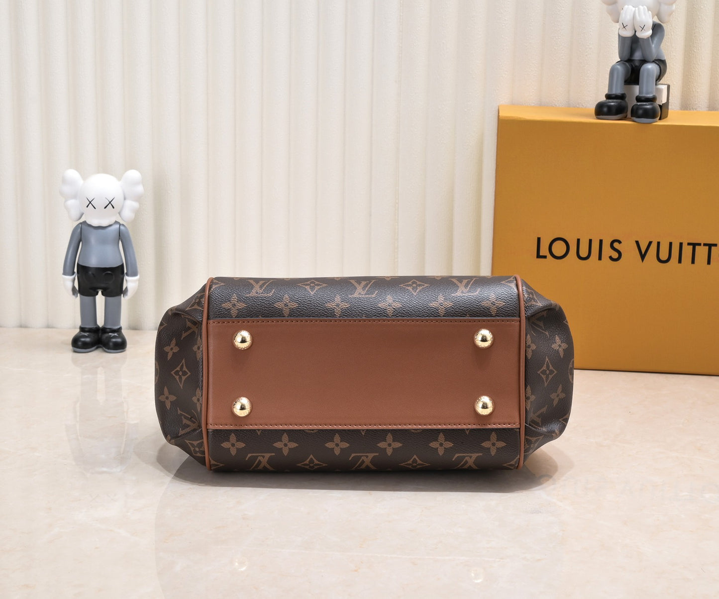 165NE102BDE Stylish leather bag