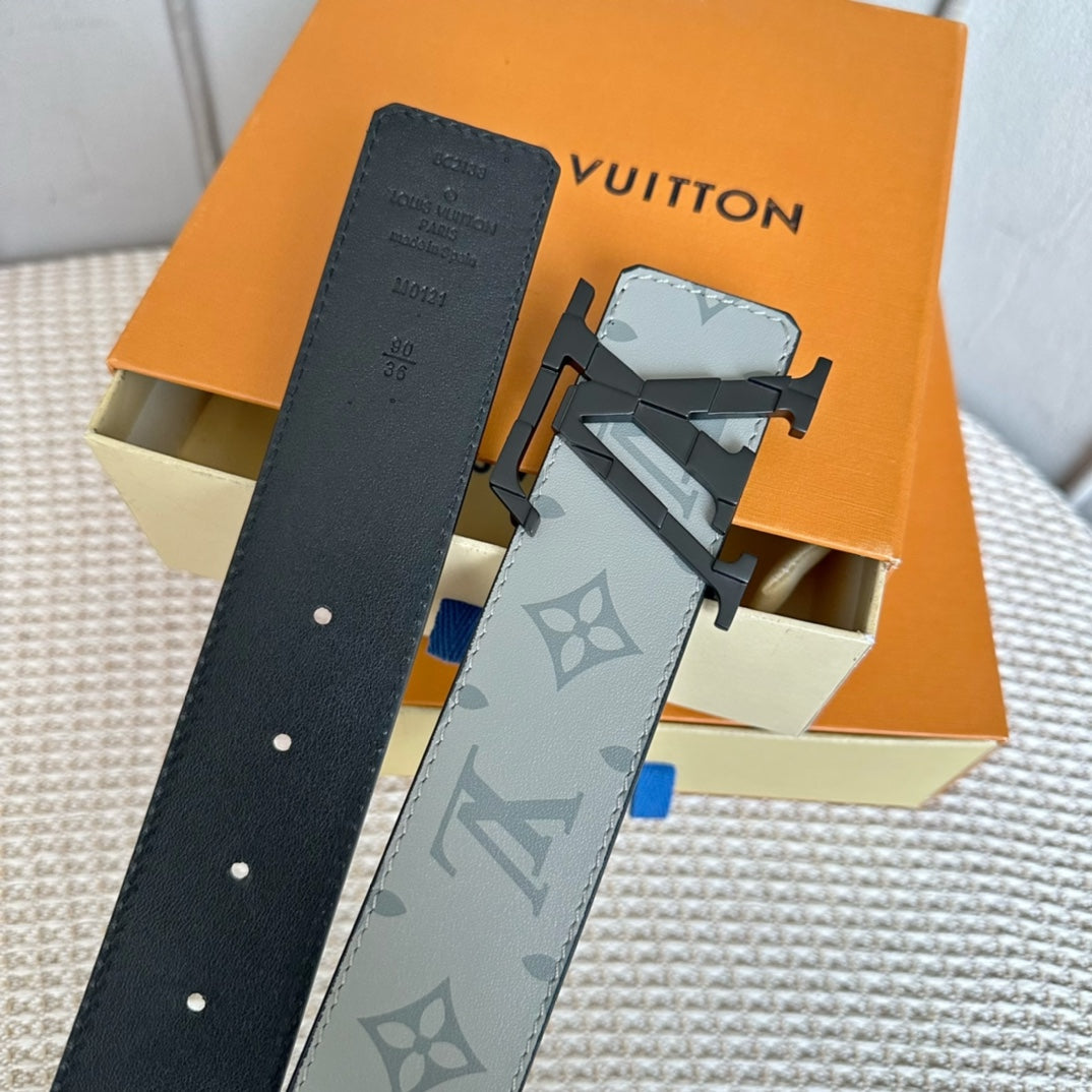 14E150PDE Stylish High quality belt With full package